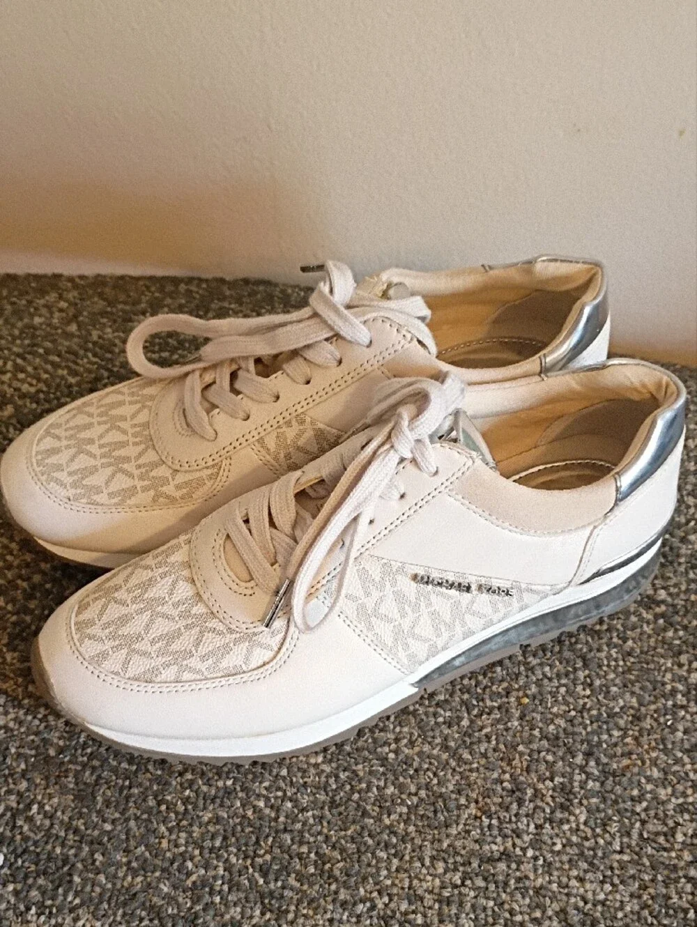 MICHAEL Michael Kors Cream/White Signature Logo Lace-Up Sneakers 7